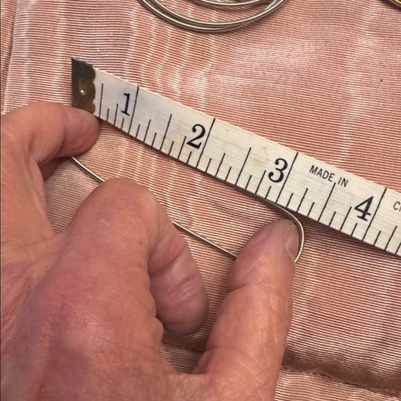 Emerson & Oliver Stretch Bracelets. 12 Silver tone & 12 Gold Tone. VGUC - Picture 7 of 12